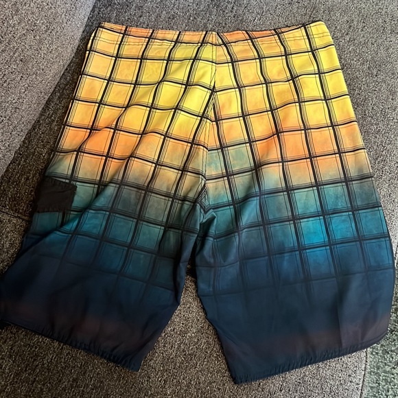 Men’s Swim Trunks 🩳 - Large - Picture 4 of 6